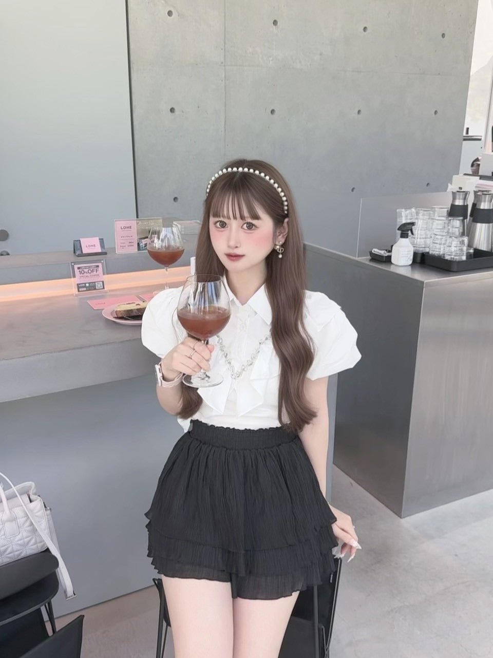 ビジューフリルシャツ