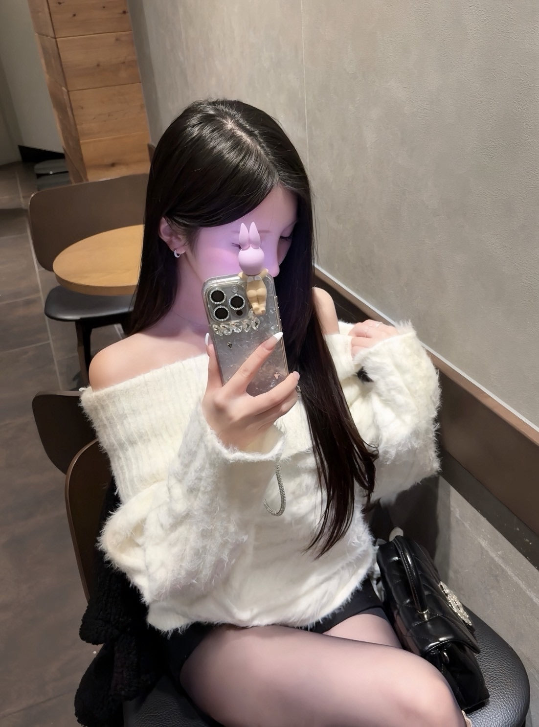 オフショルニット