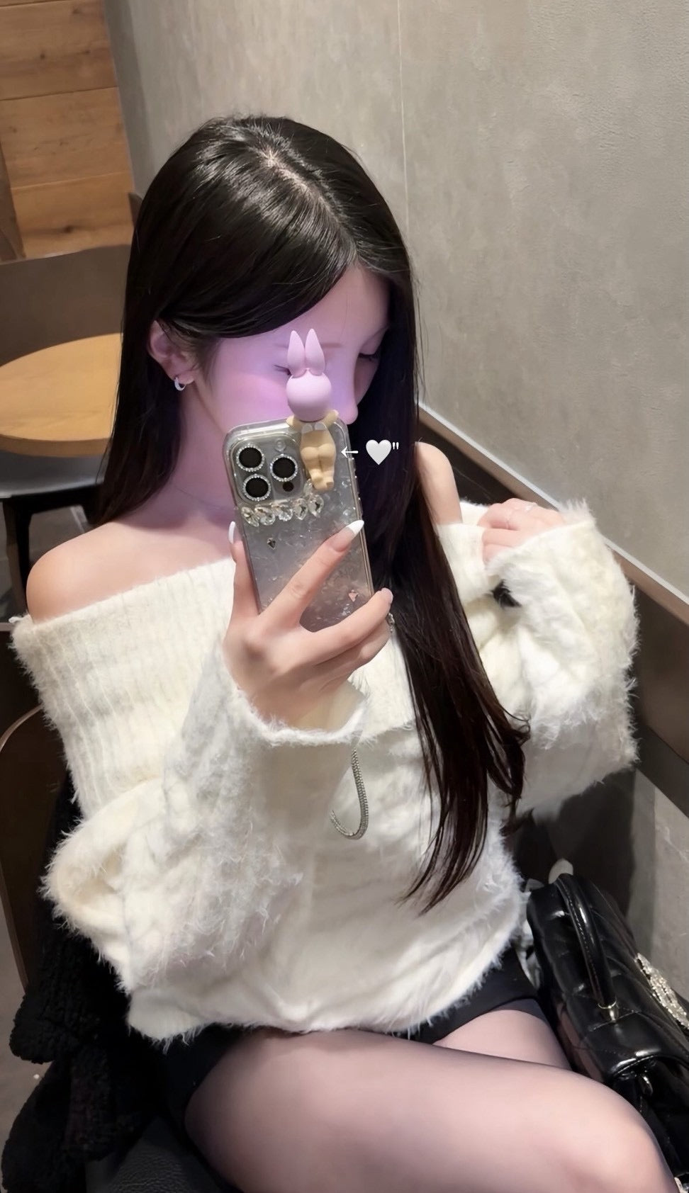 オフショルニット