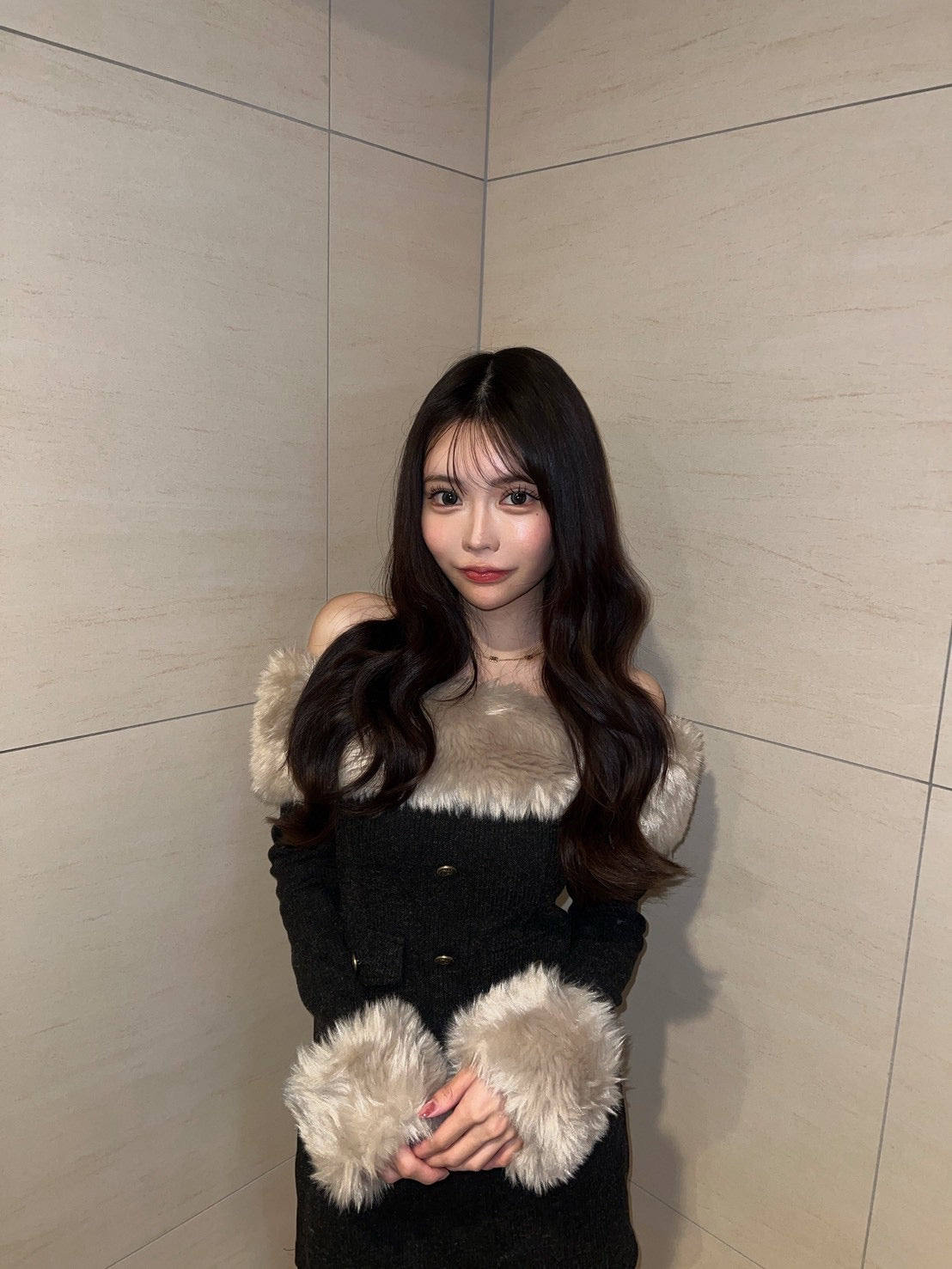 ファーオフショルワンピ