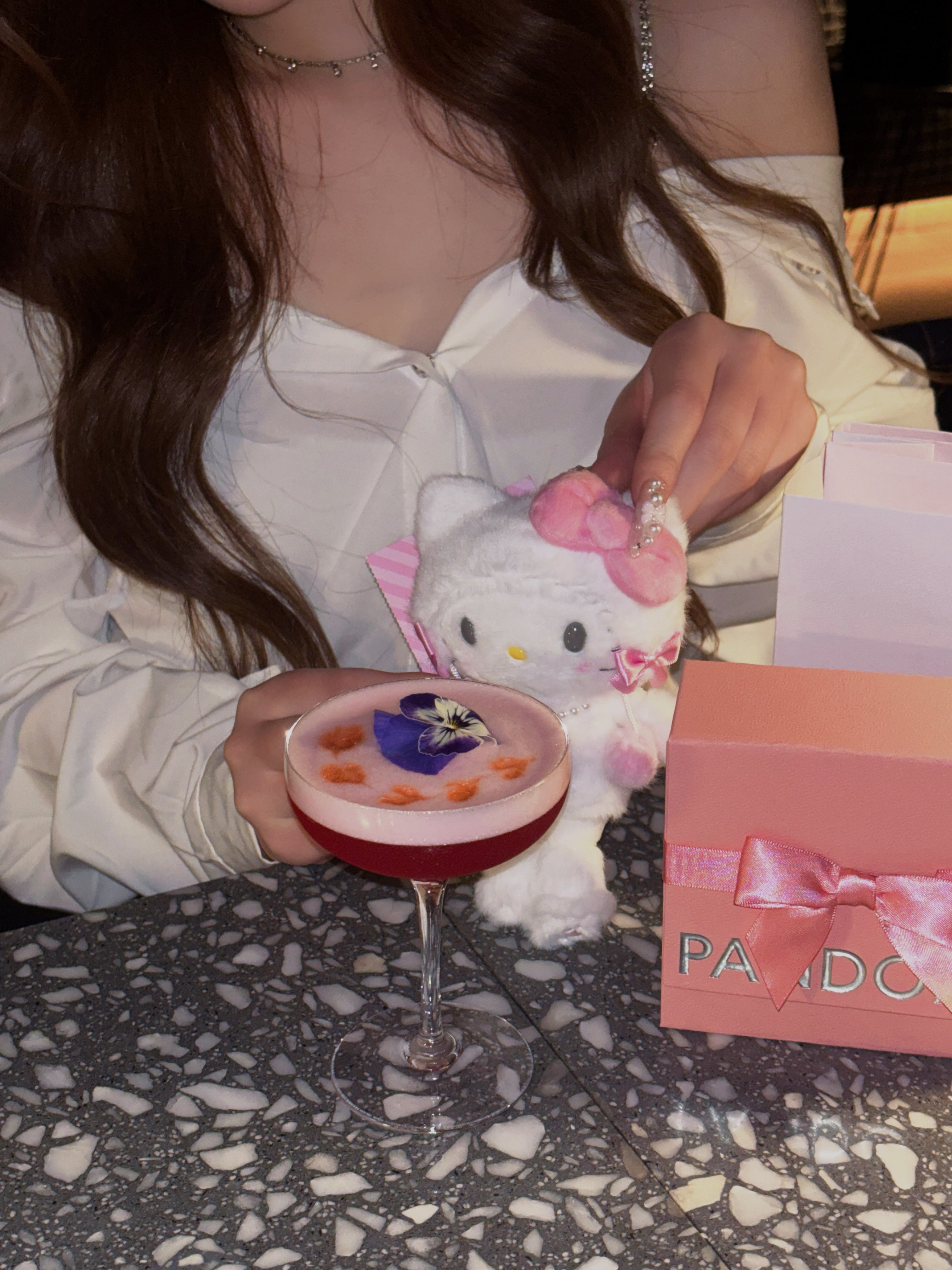 ビジューショルダーゆるシャツ