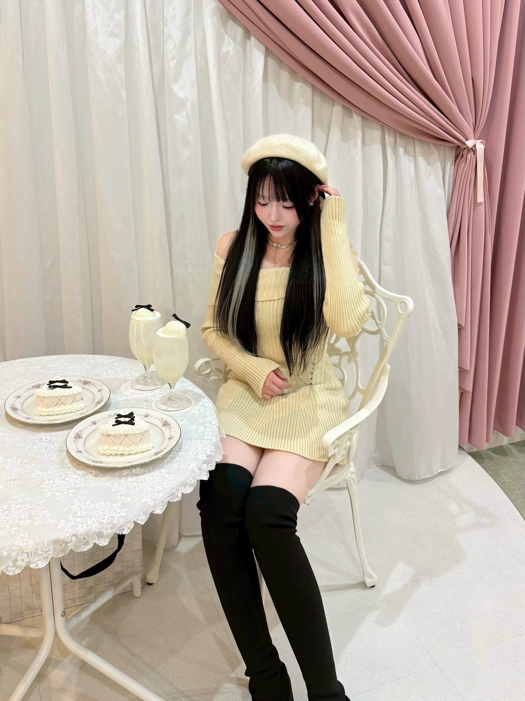 オフショルペプラムトップス
