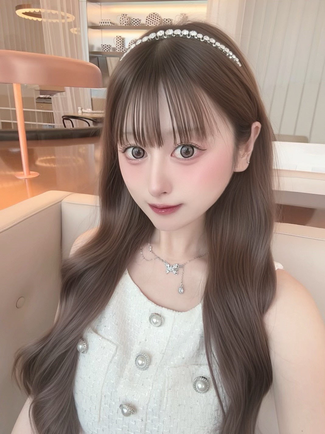 バタフライドロップネックレス