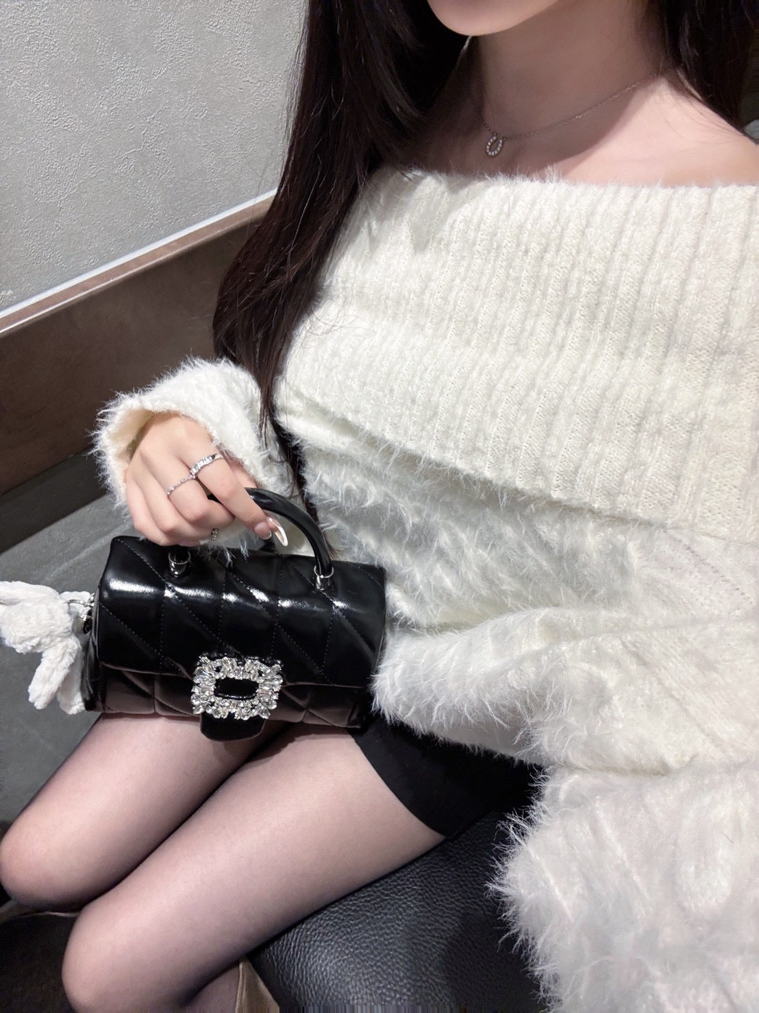 オフショルニット