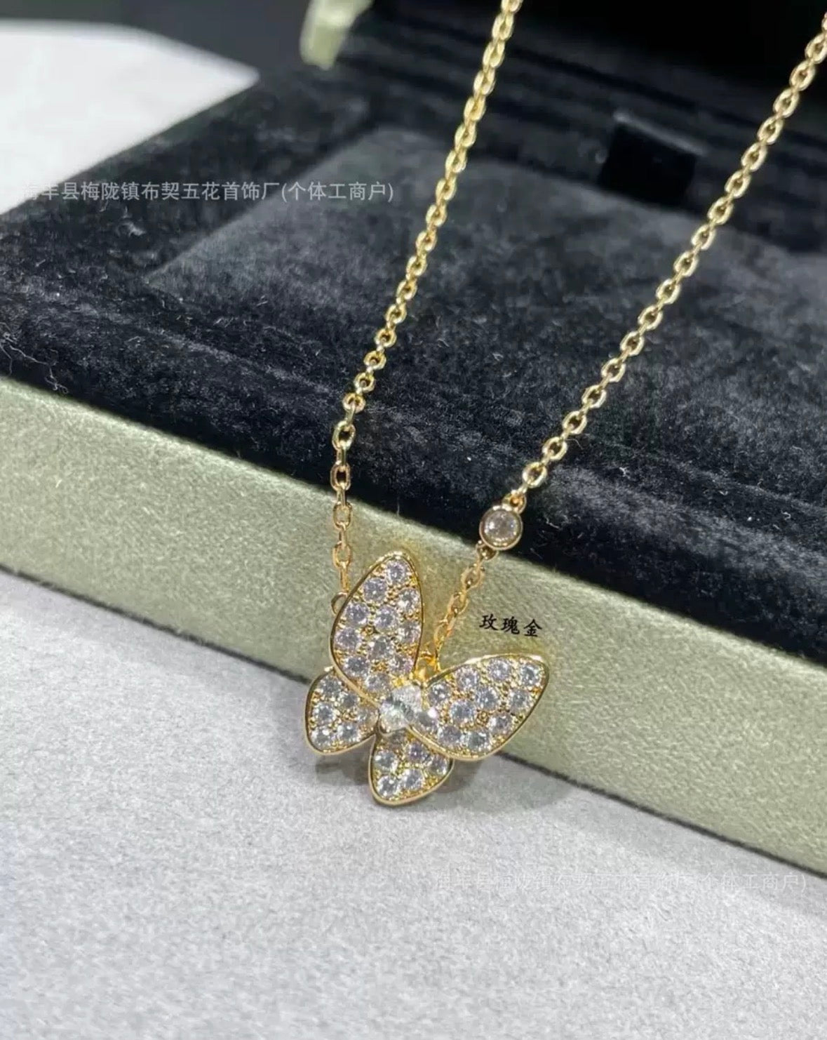 高品質 バタフライネックレス8色