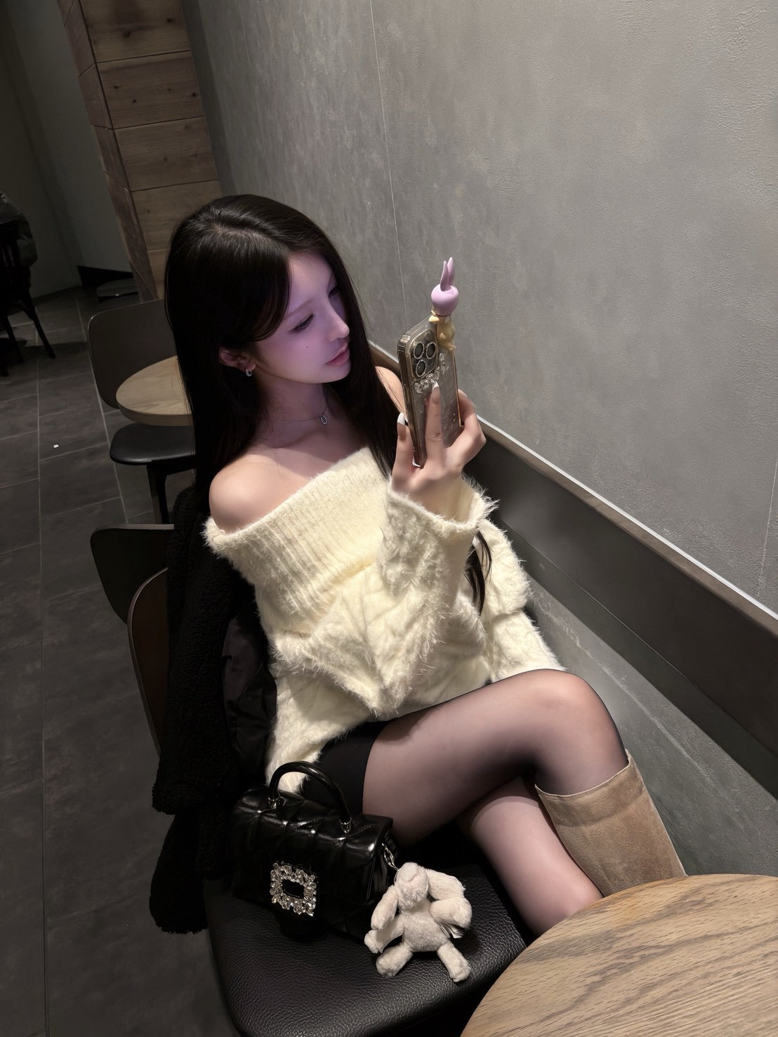 オフショルニット