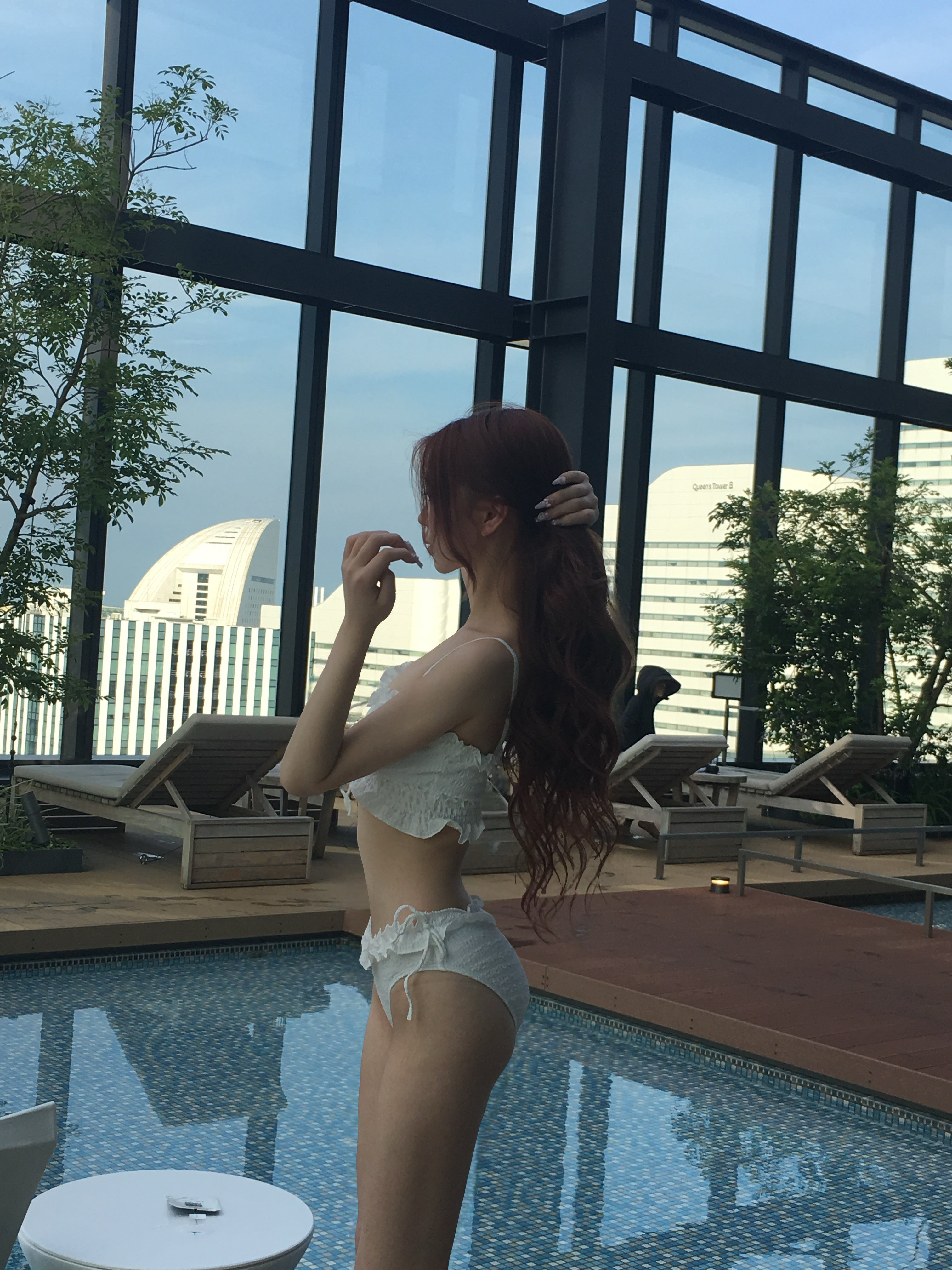 WhiteフリルSW