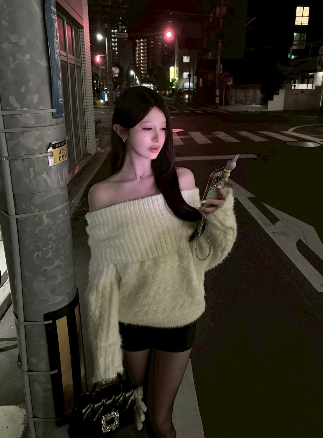 オフショルニット