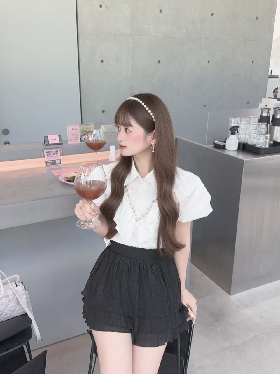 ビジューフリルシャツ